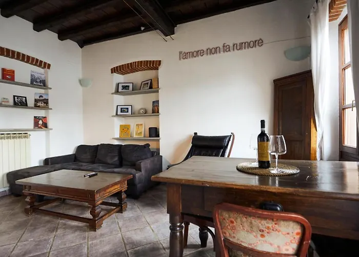 Borgo Dora House * トリノ
