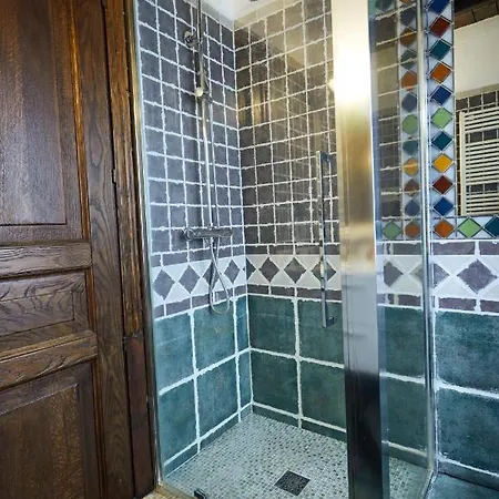 Borgo Dora House *